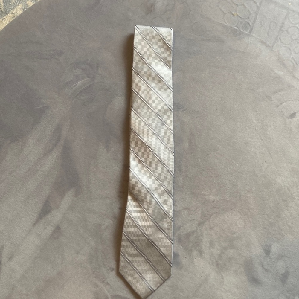 Van Heusen tie
